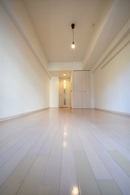 【居間・リビング】 | プレサンス三宮花時計前