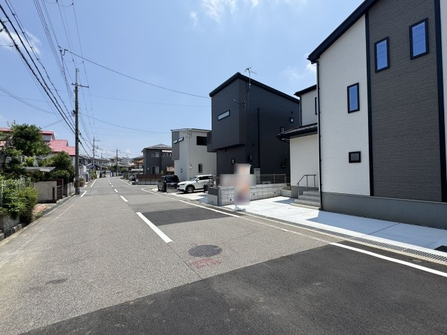 明石市大久保町高丘1丁目新築戸建B号棟の前面道路含む現地写真