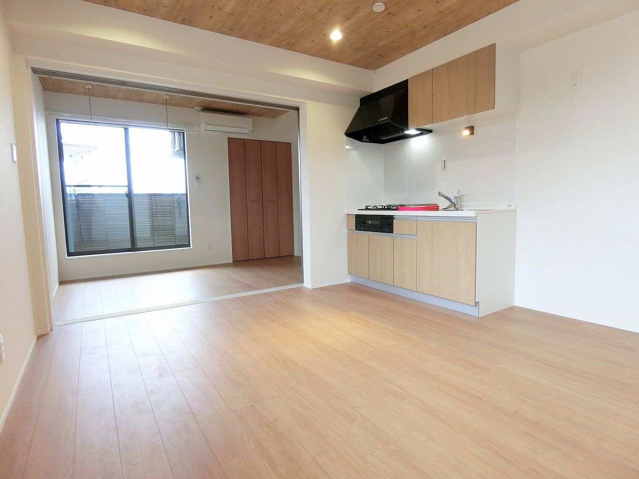 ティーレグノ羽犬塚【キャッシュバック対象物件】の居間・リビング