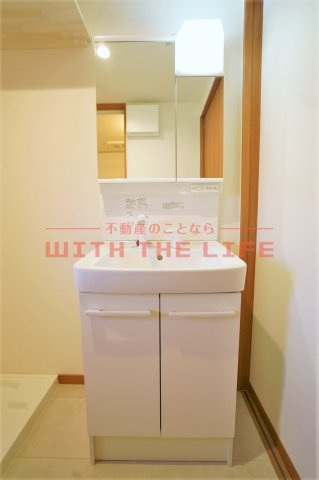 ティーレグノ羽犬塚【キャッシュバック対象物件】の独立洗面台|※同建築会社施工物件の写真　※現状優先