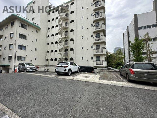高島台センチュリーマンションの駐車場|駐車場の空き状況については、その都度、確認いたしますのでお気軽にお聞きください。