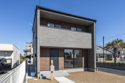 【外観】 | ＜FG＞深谷市上野台259フルクラシルA棟 | 分譲地内道路から駐車でいるためストレス無く駐車が可能です◎
