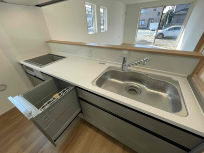 【キッチン】 | ＜FG＞深谷市上野台259フルクラシルA棟 | 「深型」食洗器・コンセント付・IHクッキングヒーター付と注文住宅でも人気の仕様を詰め込んだキッチンです。