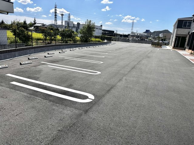 フェリスⅢの駐車場