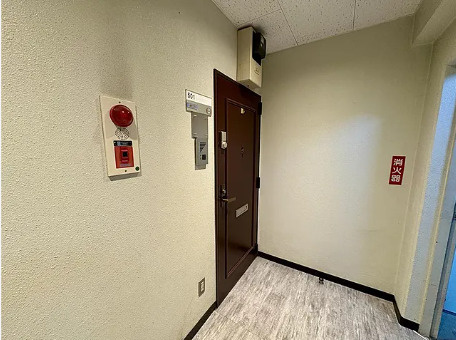 アベニュー等々力５の玄関