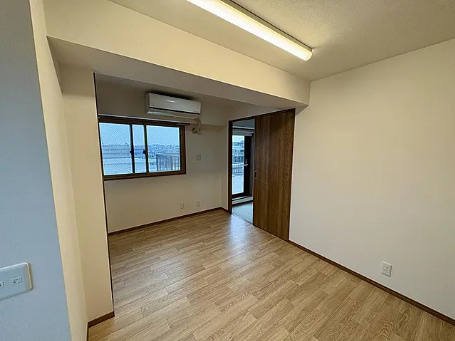 アベニュー等々力５の居間・リビング|6階洋室