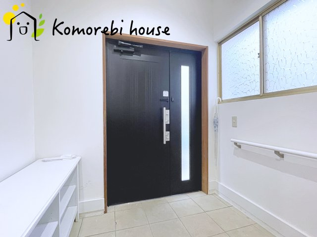 さいたま市大宮区堀の内町3丁目　中古一戸建ての玄関|玄関から快適な生活が始まる。収納・導線・使い勝手に配慮された、家族に優しい設計です。