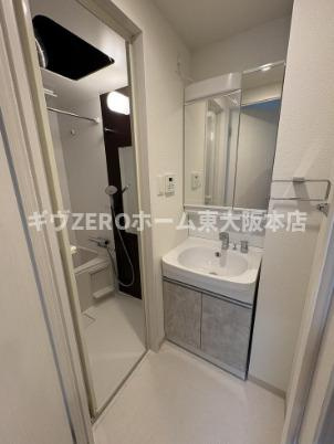 フォーリアライズ大阪ミッテの洗面所