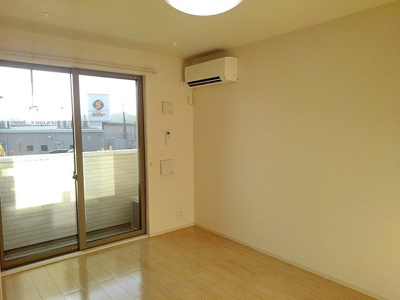 【居間・リビング】 | プレジデントＫ | おしゃれな居間です