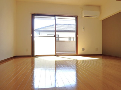 【居間・リビング】 | レナジア陽東B棟 | ＊イメージです