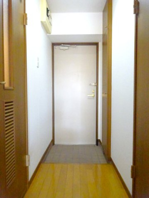 【玄関】 | レナジア陽東B棟 | ＊イメージです