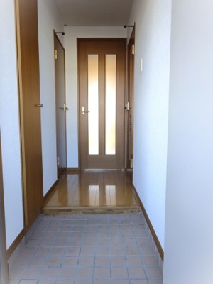 【玄関】 | レナジア陽東B棟 | ＊イメージです