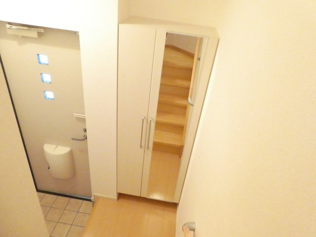 アルコバレーノの玄関