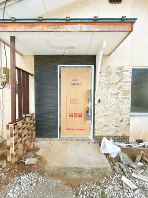 【玄関】 | 中古戸建　福島市本内字南河原 | ★内覧予約でブランド米2kg★