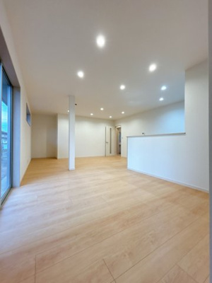 【居間・リビング】 | 中古戸建　福島市本内字南河原 | ★内覧予約でブランド米2kg★