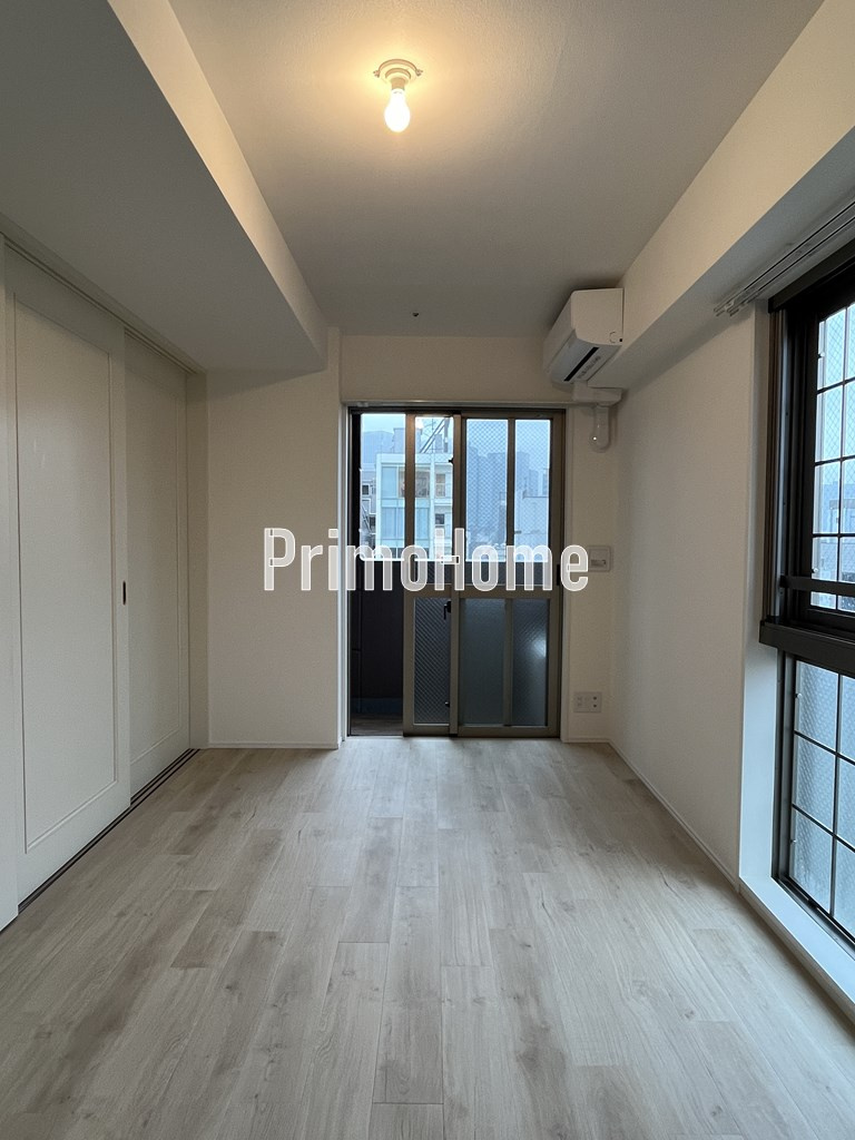 レジディア神田東の洋室