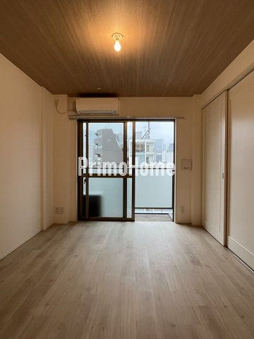 レジディア神田東の居間・リビング