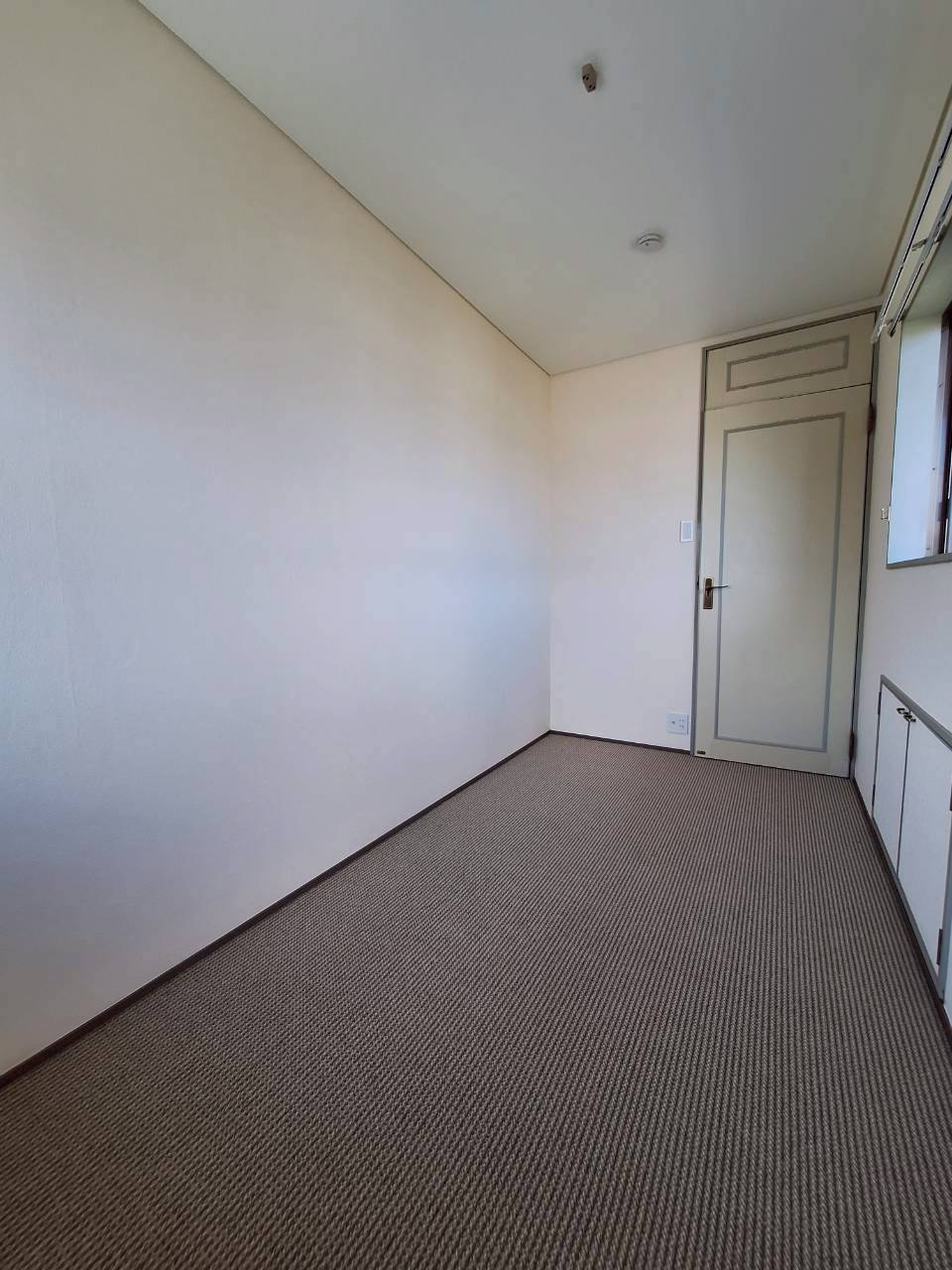 桂台西住宅の洋室