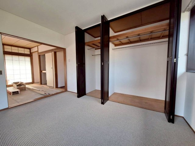 桂台西住宅の洋室