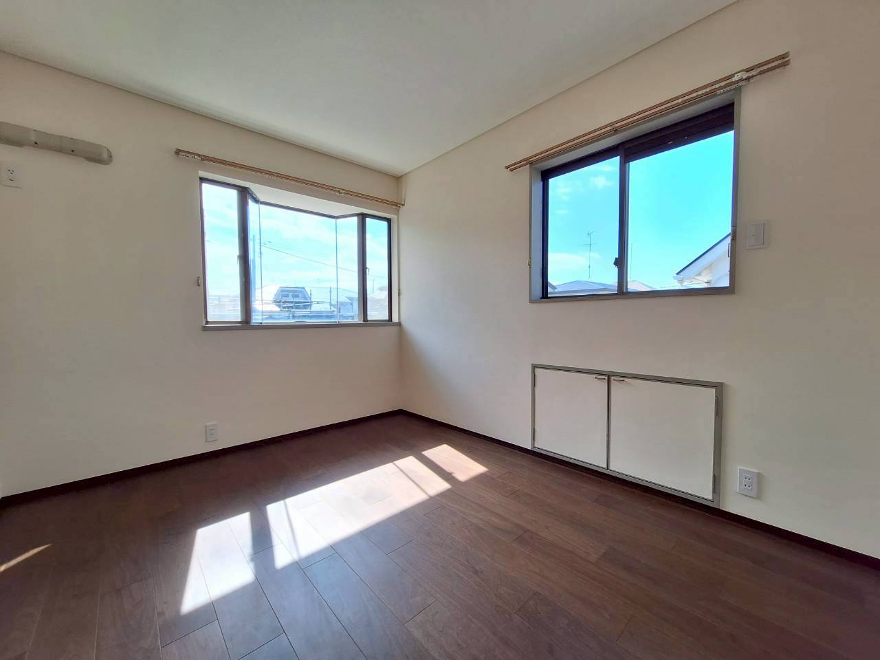 桂台西住宅の洋室