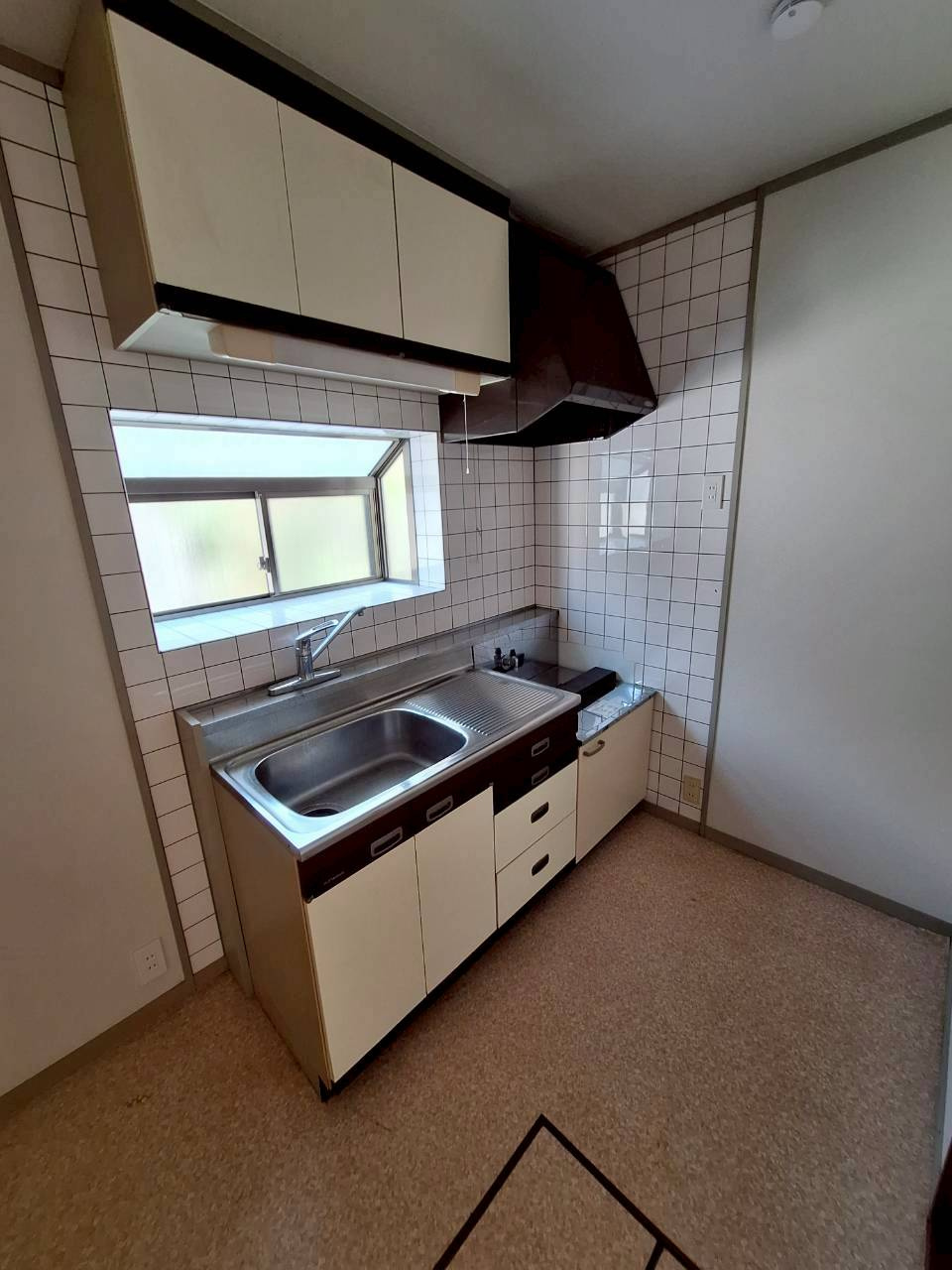 桂台西住宅のキッチン