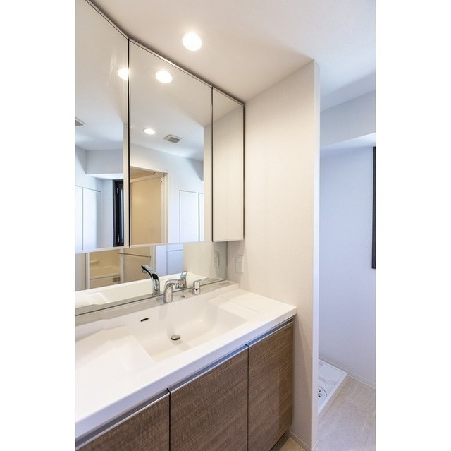 コンフォリア成増グリーンサイドの独立洗面台