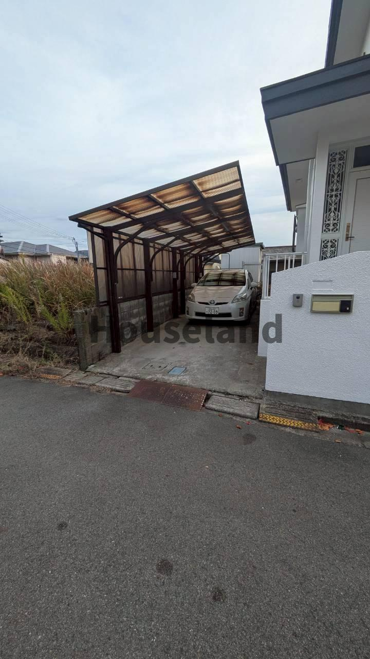 山田戸建の駐車場