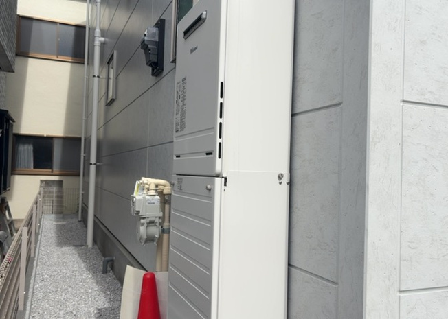【発電・温水設備】 | 省エネ給湯器とは従来型の給湯器より熱効率が高く、少ない燃料でたくさんのお湯を沸かすことが出来る高効率な給湯器のことを指します。また、省エネ給湯器には種類があり、利便性や効果なども様々です。