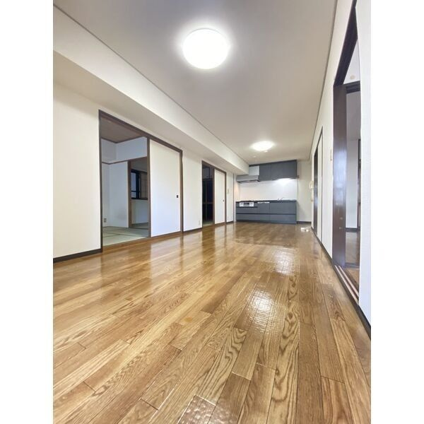 インペリアル京都の居間・リビング