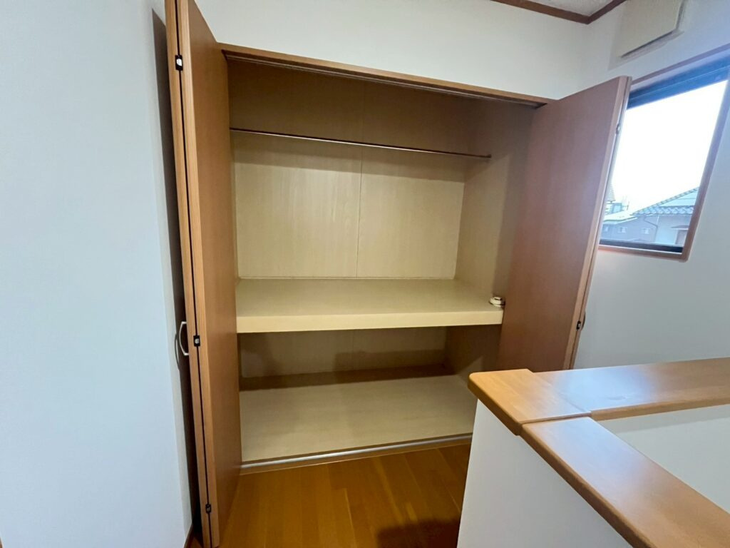 【No.7558】湖山町南1丁目/3LDK/P5台可/リフォーム済の収納|2F廊下収納です
