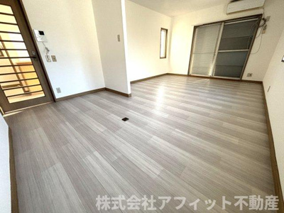 【居間・リビング】 | 南町貸戸建て