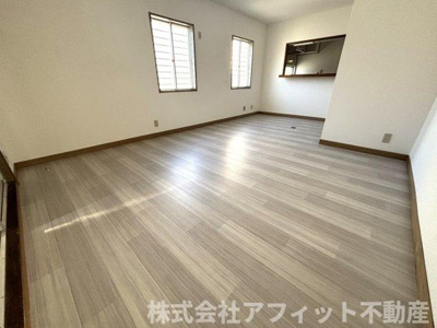 【居間・リビング】 | 南町貸戸建て | LDK17帖