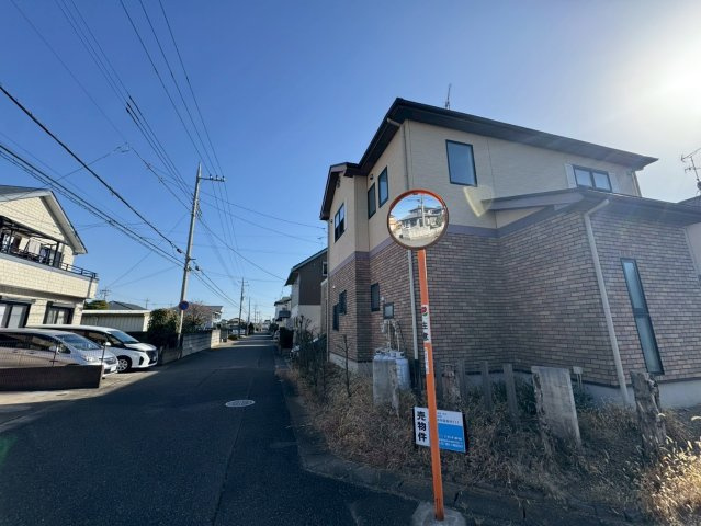 -三丁目不動産-　深谷市国済寺町　平成20年築の前面道路含む現地写真