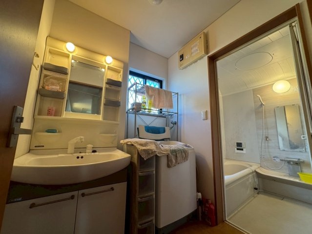 -三丁目不動産-　深谷市国済寺町　平成20年築の独立洗面台