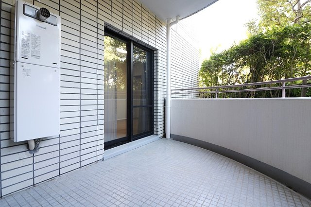 グランフェルティ本山のバルコニー