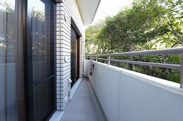 グランフェルティ本山のバルコニー