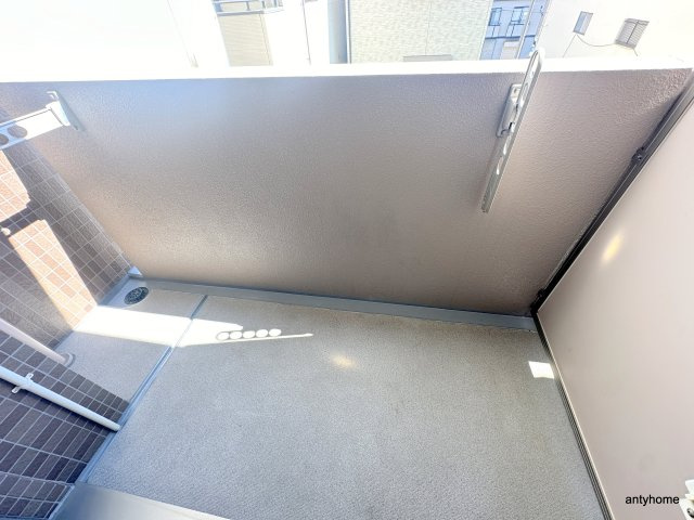 エステムコート難波サウスプレイス２レフィーナ　仲介手数料無料のバルコニー