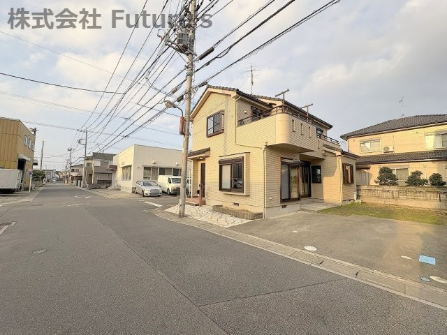 三郷市戸ケ崎5丁目　中古戸建の前面道路含む現地写真|前面道路含む現地写真です。