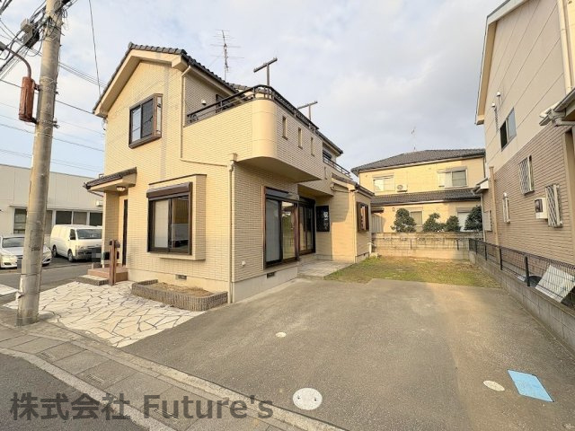 三郷市戸ケ崎5丁目　中古戸建の外観|南西6ｍ×北西5.2ｍの開放的な角地！外壁塗装済み！