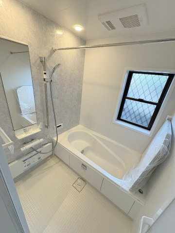 三郷市戸ケ崎5丁目　中古戸建の浴室|新品交換済みの浴室です。追焚・浴室暖房乾燥機付きで一日の疲れを癒せます。