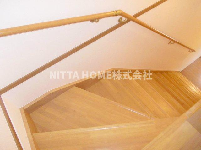 セトルフィールドの玄関|２階が居室スペースになります◎