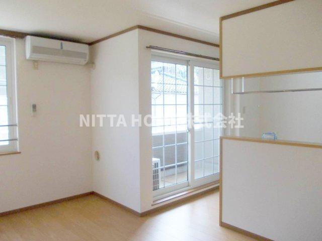 セトルフィールドのバルコニー|南西向きのバルコニーがついているのでキッチンも明るく使用できます◇