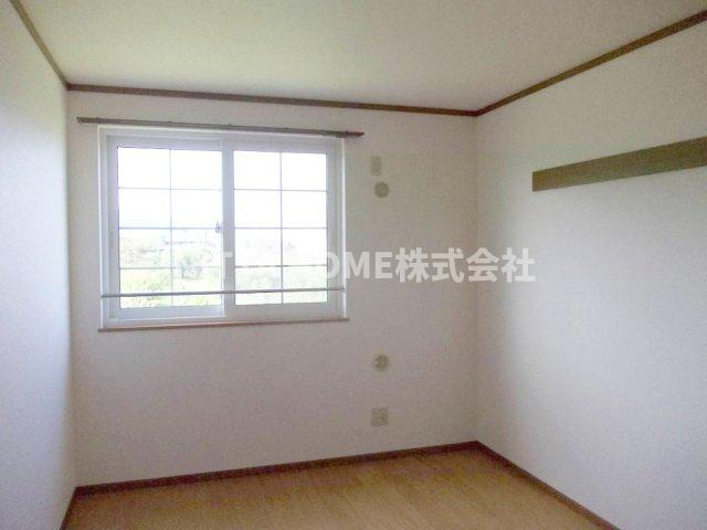 セトルフィールドの寝室|洋室はそれぞれ６．１帖で独立しているお部屋です◇