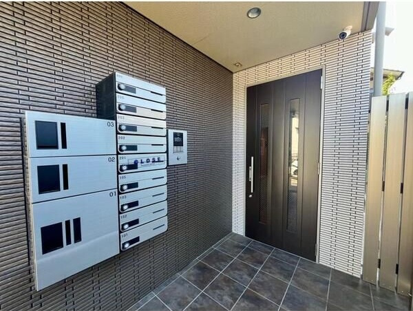 コム　ジュ　スイの設備|ポスト、宅配ボックス完備