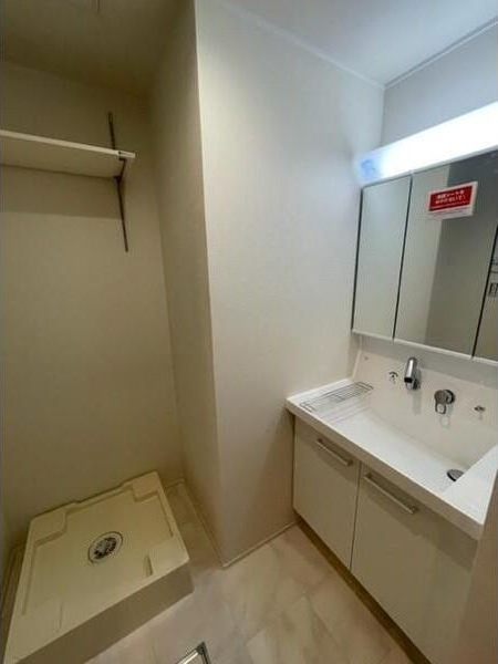 コム　ジュ　スイの洗面所|広い洗面スペース