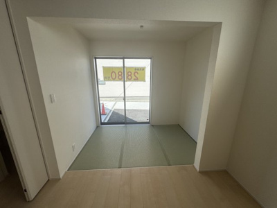 【和室】 | うるま市与那城屋慶名（全3棟）2号棟 | 2号棟　LDK15.5帖＋畳コーナー3帖付き♪