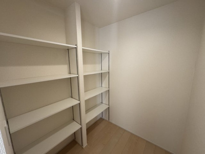 【収納】 | うるま市与那城屋慶名（全3棟）2号棟 | 2号棟　ファミリークローク付き♪