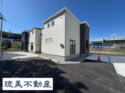 【外観】 | うるま市与那城屋慶名（全3棟）ラスト2号棟 | 2号棟　駐車3台可♪