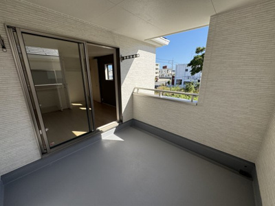 【バルコニー】 | うるま市与那城屋慶名（全3棟）2号棟 | 2号棟　インナーバルコニー♪