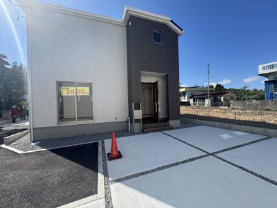 【外観】 | うるま市与那城屋慶名（全3棟）ラスト2号棟 | 2号棟　駐車3台可♪